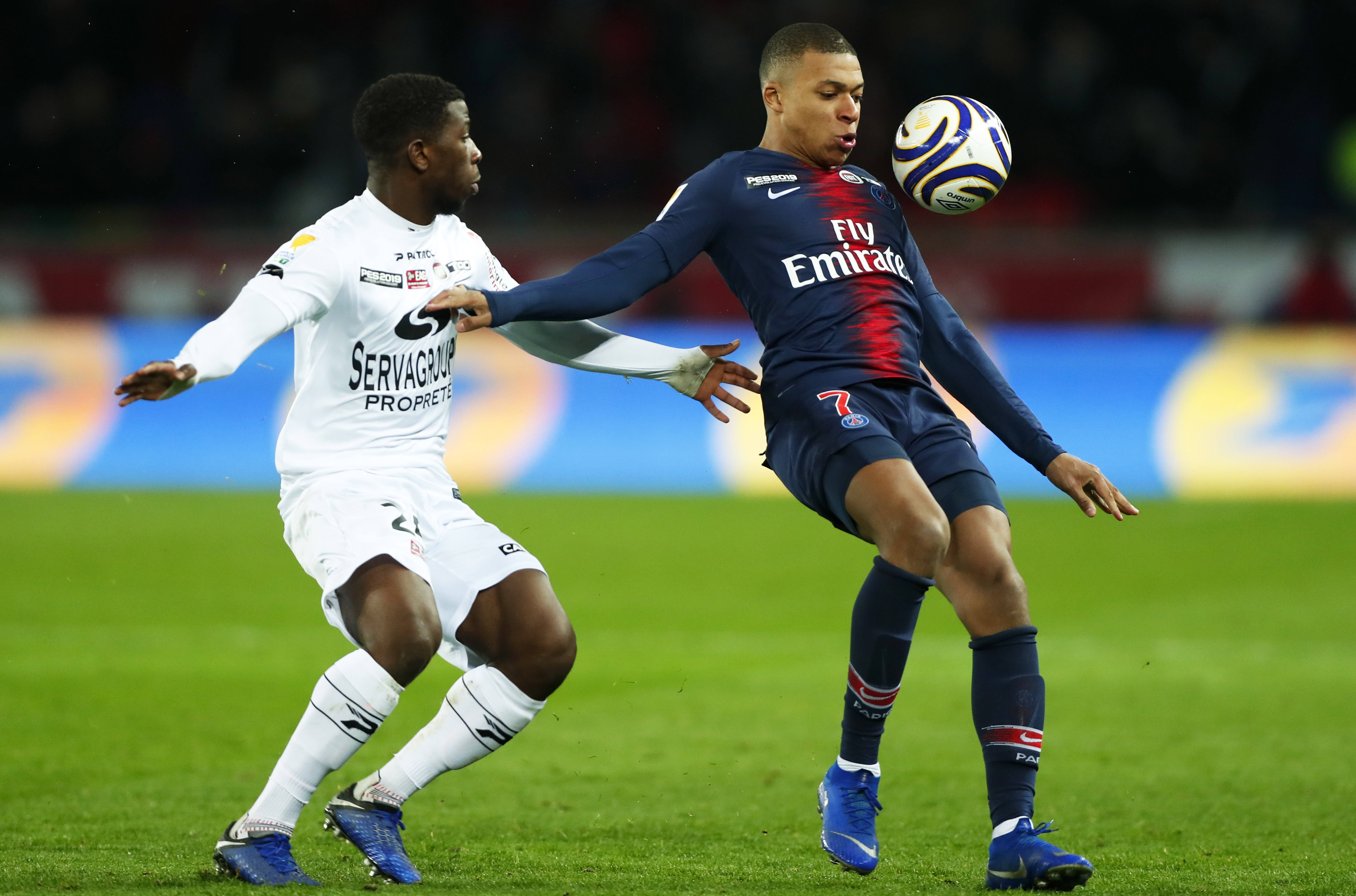 蜂鸟竞技-巴黎圣日耳曼不断突破！，内马尔连续十场比赛得分超过比赛规则变更上演精彩一战的简单介绍