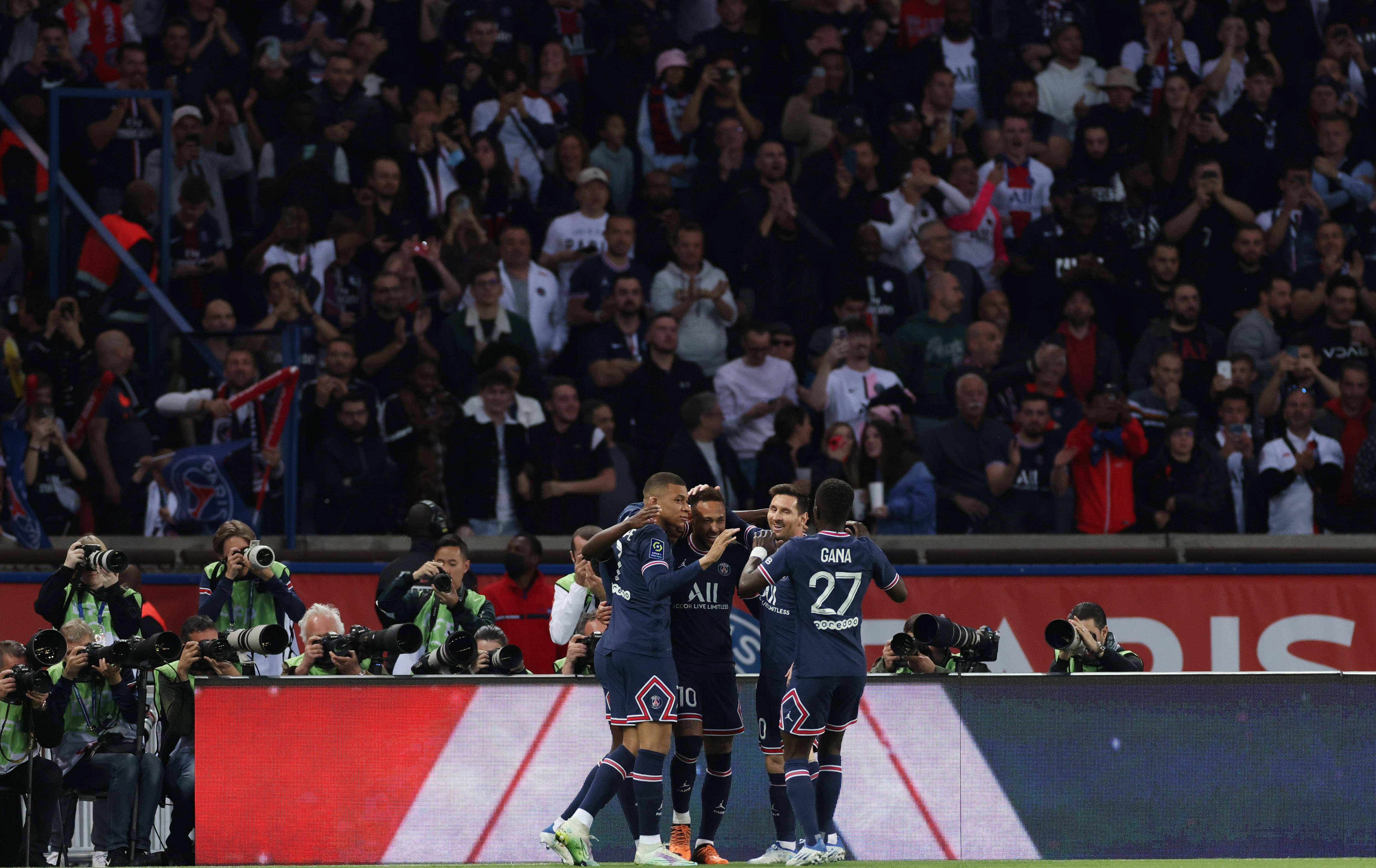 巴黎圣日耳曼不断突破！，内马尔连续十场比赛得分超过比赛规则变更上演精彩一战的简单介绍