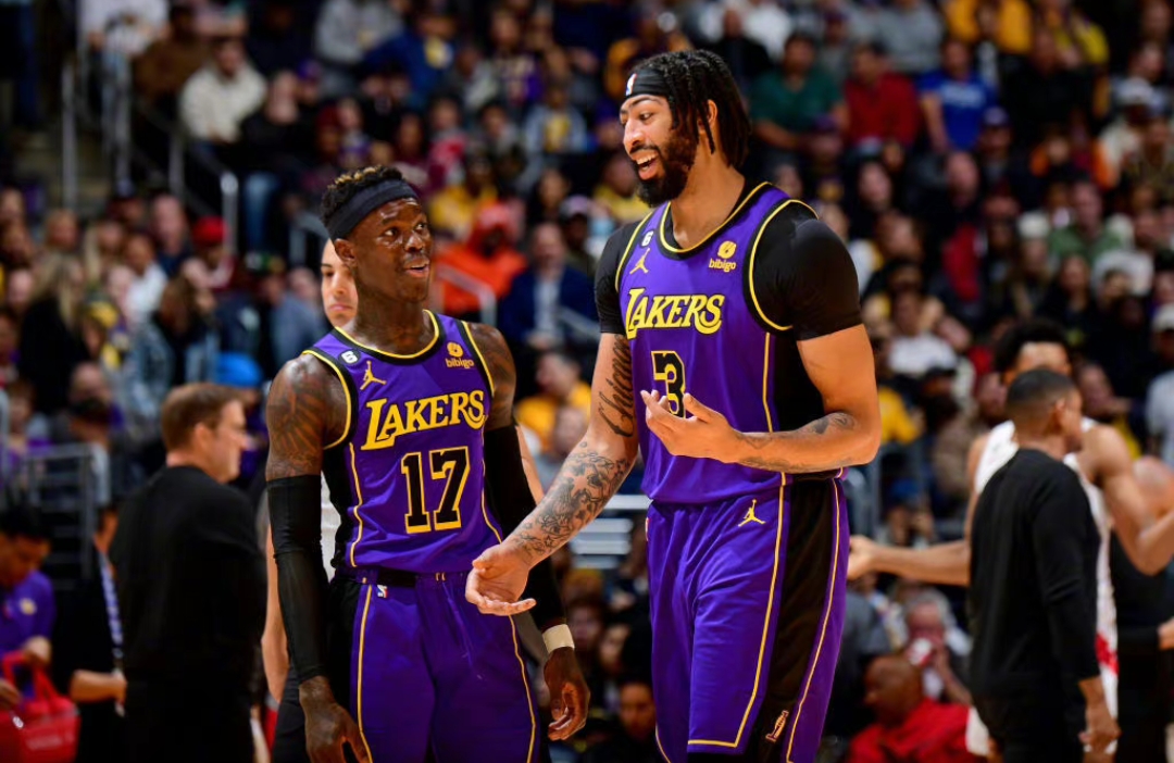  Faker与60激战瑞士队分钟，出色发挥胜负难料！，Doinb焦点对战赛场气氛高涨