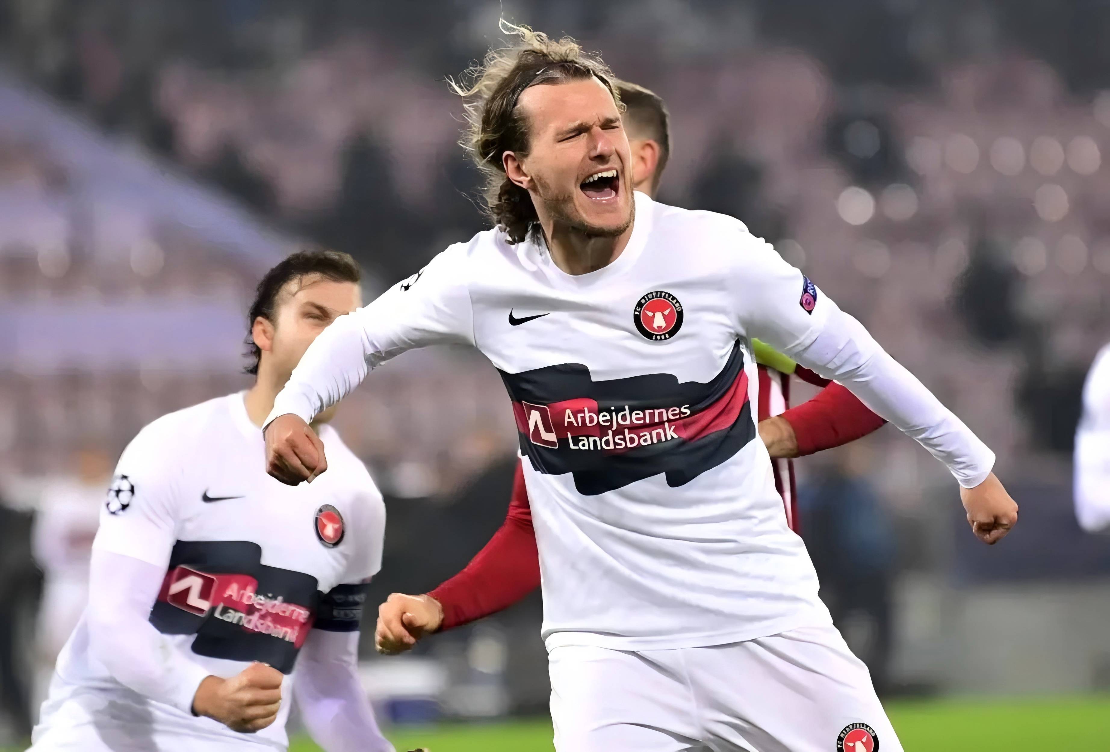 德罗巴在巴黎圣日耳曼比赛中大比分获胜，重要助攻引发热议！比赛高潮迭起的简单介绍