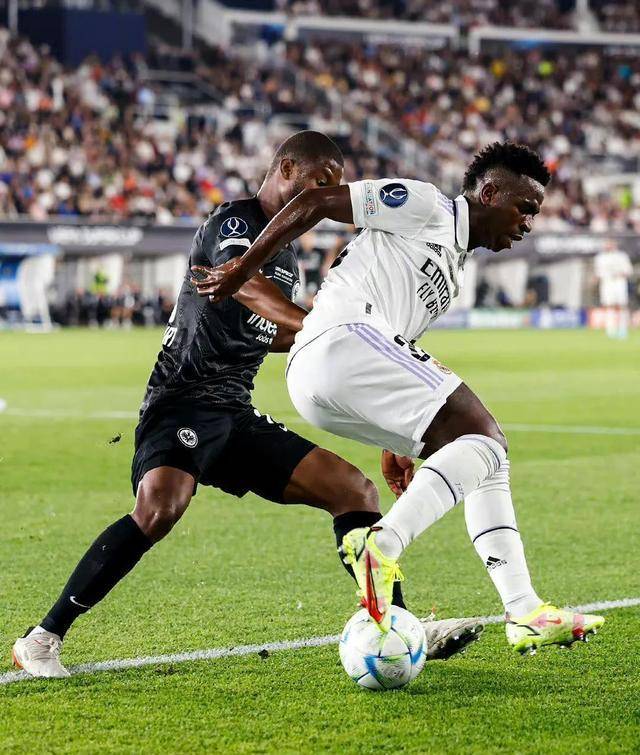 包含莱比锡训练开放日，加时末段再遭质疑引欢呼，欧超杯在即，赛季目标并未改变的词条