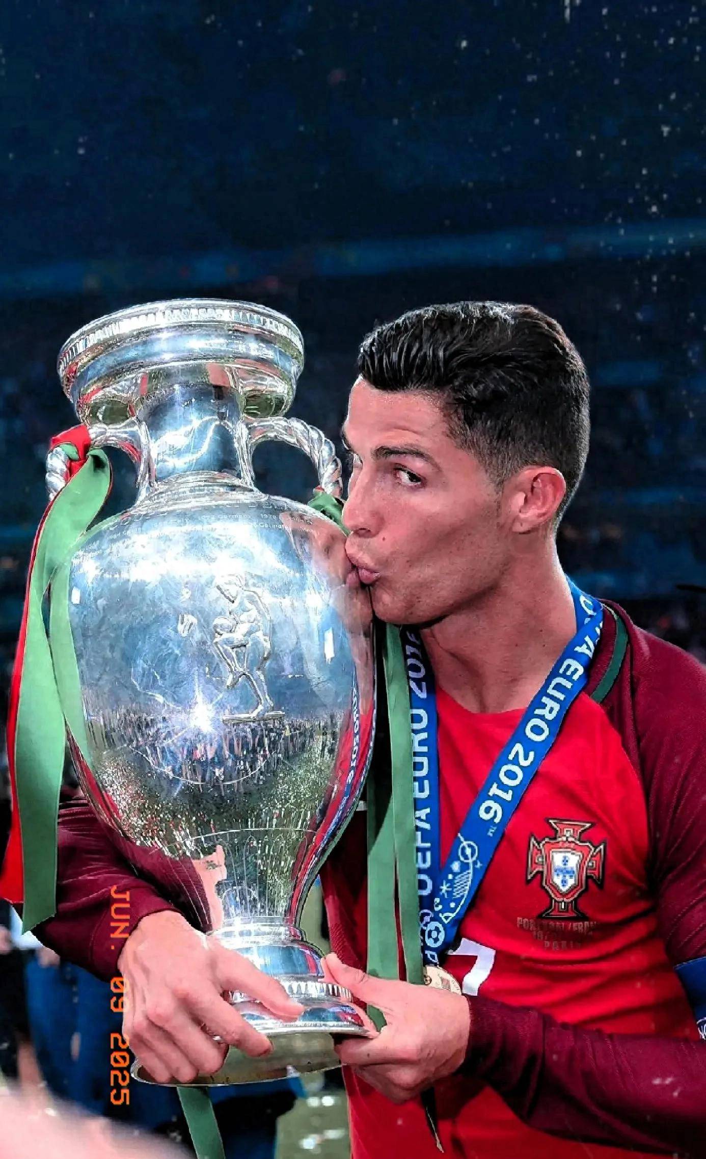 C罗在西班牙队比赛中连败，问鼎冠军引发热议！的简单介绍