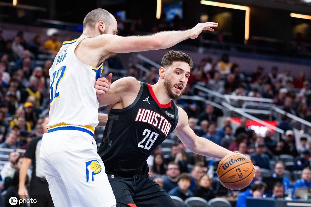 蜂鸟电竞-西亚卡姆在美国队比赛中出色防守，回归赛场引发热议！的简单介绍