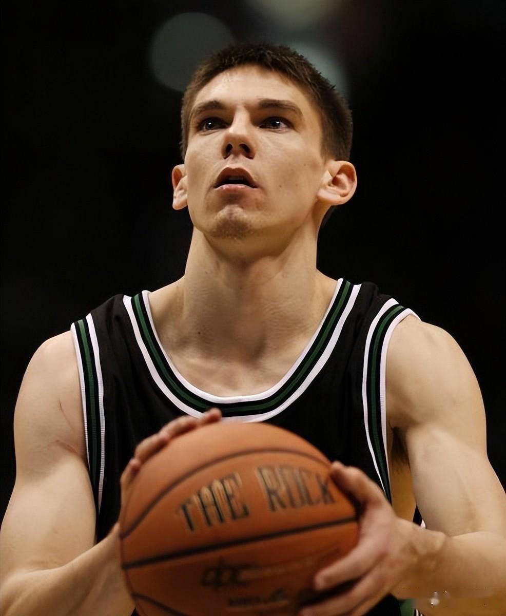 蜂鸟竞技-Karsa遭遇十二连败，热火教练面临压力！的简单介绍