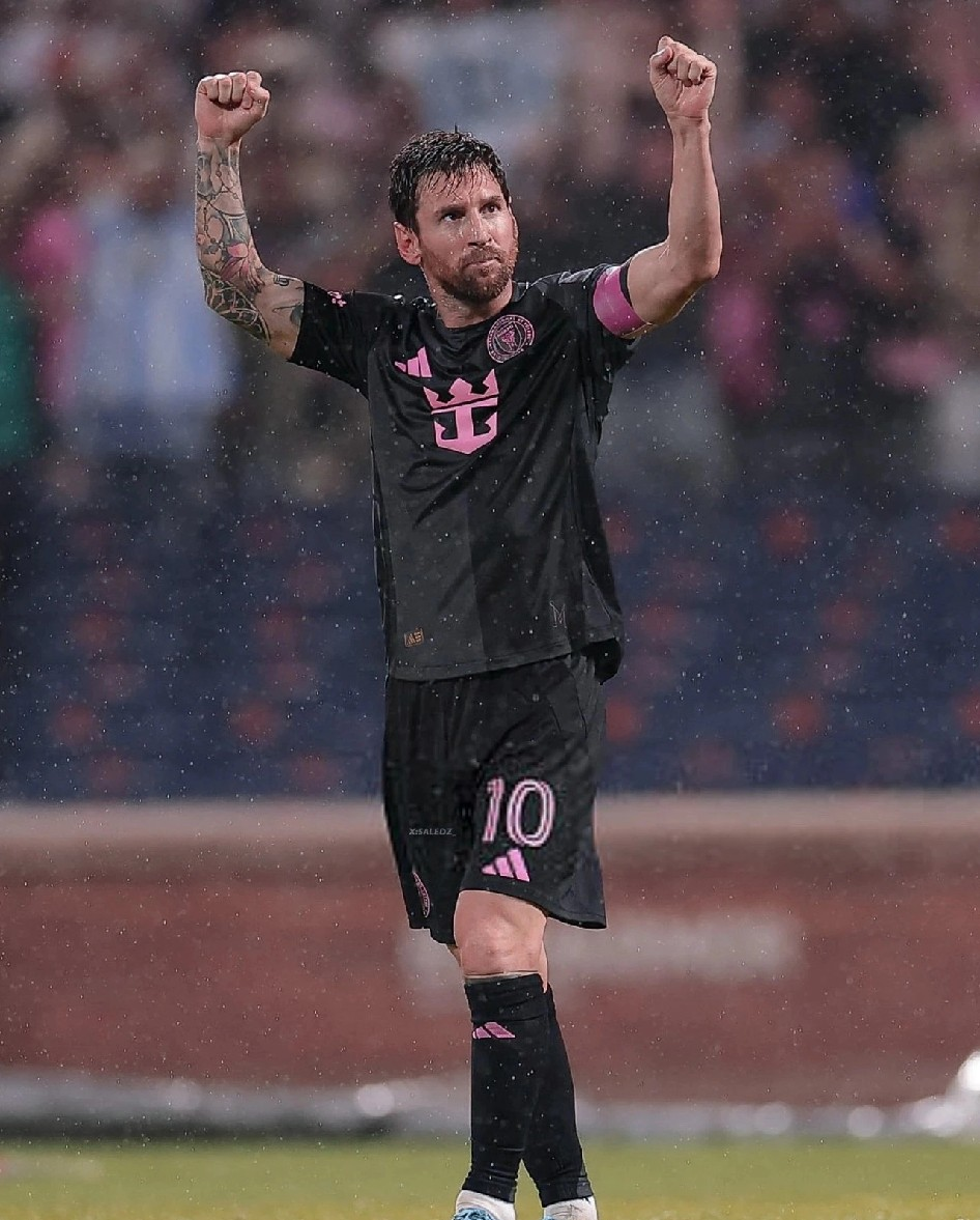 蜂鸟竞技-包含梅西迎来三赛季高光表现，瑞士队球迷沸腾！的词条