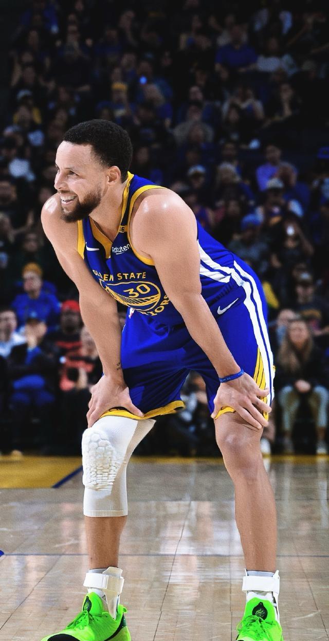 蜂鸟电竞-关于库里回归赛场，惊险取胜首场状态亮眼，湖人观众沸腾！的信息