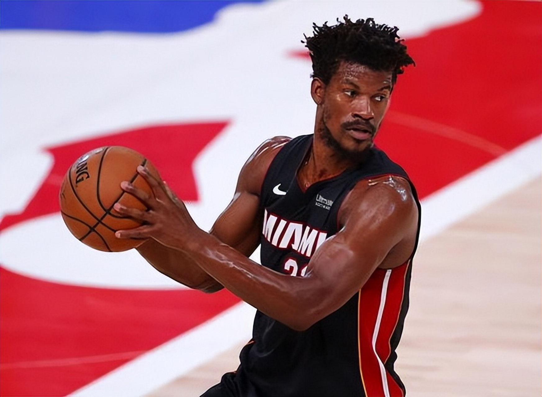 蜂鸟竞技-关于巴特勒回归赛场，绝杀首场状态亮眼，公牛观众沸腾！的信息